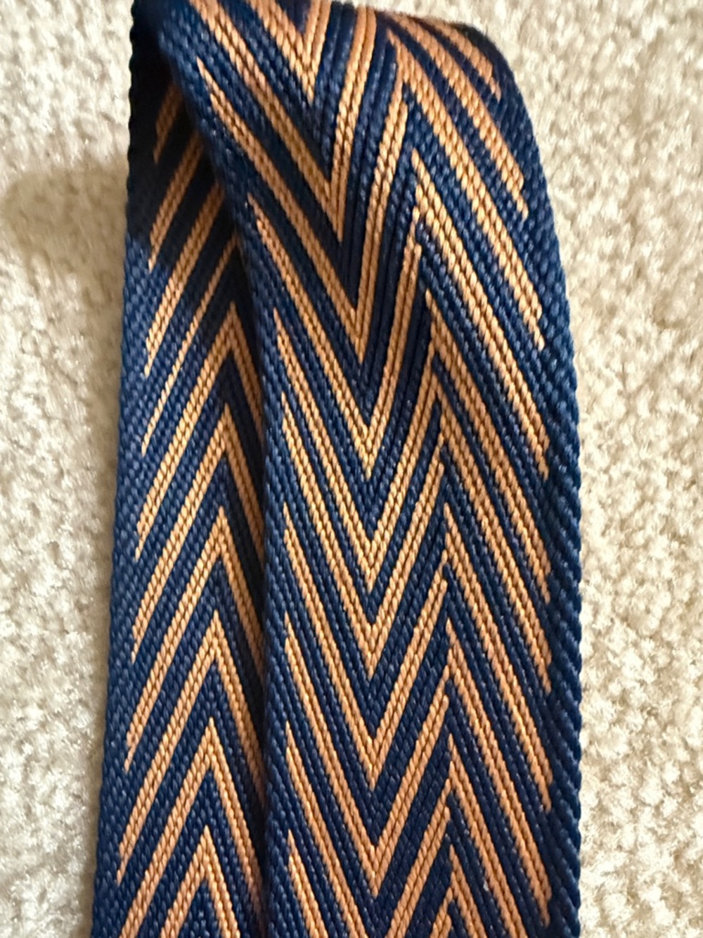 Stylish Navy and Tan Zigzag Guitar-Style Bag Strap - Picture 8 of 9